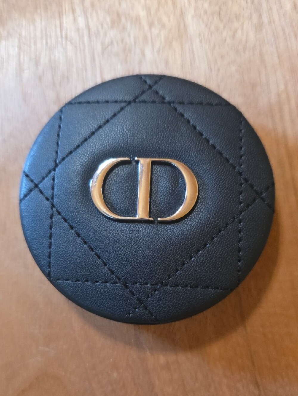 Dior Beauty GWP Black Cannage Dual Sided Compact Mirror, Pouch & 100 Matte Mini - Picture 5 of 6